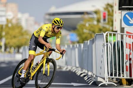 Titelverteidiger Bernal geht mit Rückenproblemen in die Tour