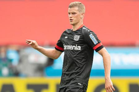 Neben seinem Zwillingsbruder in der Defensive in der Luft kaum zu überwinden. Spielten die Münchner aber flach durchs Zentru...