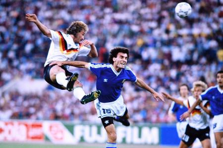 Gegen Holland das Opfer von Lama Frank Rijkaard. Holte den Final-Elfmeter geschickt heraus. Wurde als DFB-Teamchef mit dem V...