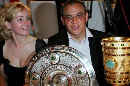 Dank seiner Erfolge beim VfB Stuttgart wird der FC Bayern auf Magath aufmerksam. Die Münchner verpflichten den Trainer im So...