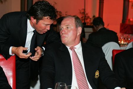 '... das wäre wie wenn der Chefspion des KGB Bundeskanzler geworden wäre.'
Uli Hoeneß über Lothar Matthäus' Ambitionen auf e...