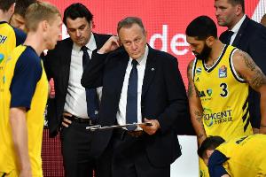 Meistertrainer Aito macht bei Alba weiter