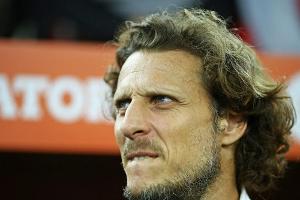 Forlan auf erster Trainerstation gefeuert
