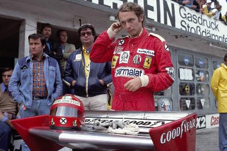 Die Nordschleife gilt in den Siebzigern als gefährlichste Formel-1-Strecke der Welt. Niki Lauda umrundet den alten Nürburgri...