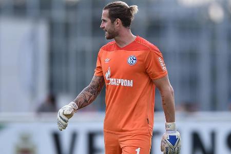 Hatte erneut einen bitteren Abend im Schalker Tor. Drückte einen Augustinsson-Schuss ans Außennetz und hielt gegen Sargent e...