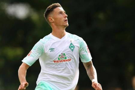 Bekam bei Bällen in die Box häufig noch einen Fuß dazwischen und zwang die Schalker so oftmals zu Fernschüssen. Verhinderte ...