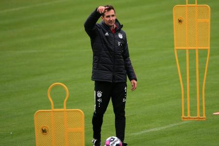 Genießt beim DFB Legendenstatus. Schnupperte nach seinem Karriereende zunächst auch beim Nationalteam Trainerluft, wechselte...