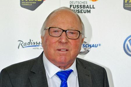 Schwächeanfall: HSV-Idol Seeler erneut im Krankenhaus Schwächeanfall: HSV-Idol Seeler erneut im Krankenhaus