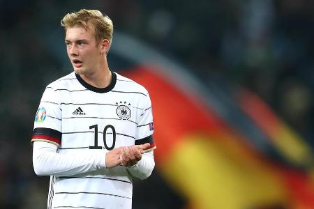 Das Gute Vorweg: Brandt erlebte das historische 0:6-Debakel des DFB-Teams gegen Spanien auf der Bank. Beim 1:0-Erfolg über T...