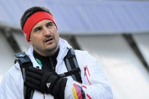 Rodel-Olympiasieger Hackl in häuslicher Isolation