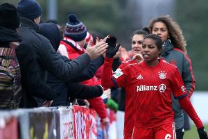 Bayern-Frauen feiern klaren Sieg im Spitzenspiel gegen Wolfsburg
