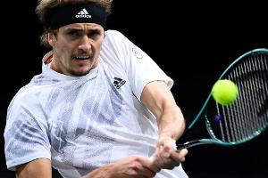 Zverev ohne Mühe im Achtelfinale von Paris