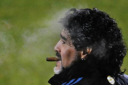 Geschichten von Drogen, der Mafia und einem Luftgewehr: Maradonas Skandale (zusammengestellt vom SID)