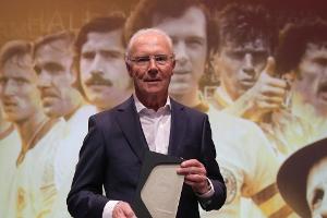 Beckenbauer stützt Löw - und lobt Müller