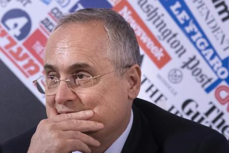 Manipulierte Corona-Tests? Ermittler befragen Lazio-Boss Lotito Manipulierte Corona-Tests? Ermittler befragen Lazio-Boss Lotito