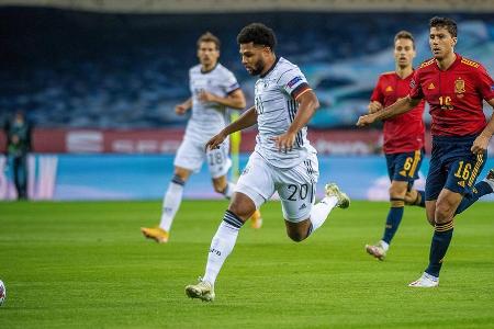 Steckte als einer der wenigen Nationalspieler nach dem Tiefschlag vor der Pause nicht auf und versuchte teilweise mit den Ko...