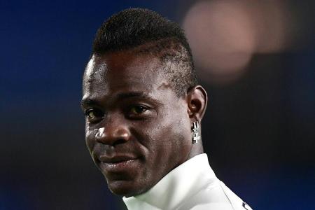 Debüttor nach drei Minuten: Balotelli mit Traumstart bei Berlusconi-Klub Monza Debüttor nach drei Minuten: Balotelli mit Traumstart bei Berlusconi-Klub Monza