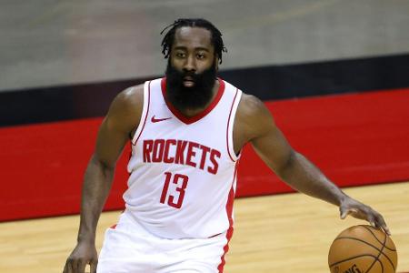 Ohne Maske im Club: 50.000 Dollar Strafe für NBA-Superstar Harden Ohne Maske im Club: 50.000 Dollar Strafe für NBA-Superstar Harden