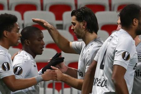 Sieg in Nizza: Leverkusen zieht locker in die Zwischenrunde ein