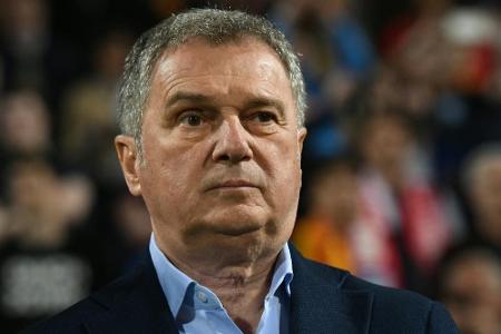 Serbien entlässt Nationaltrainer Tumbakovic Serbien entlässt Nationaltrainer Tumbakovic
