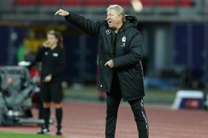 HSV: Klub-Idol Hrubesch bleibt Direktor Nachwuchs