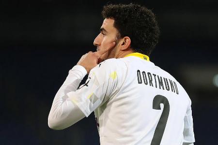 Erhielt auf der rechten Abwehrseite den Vorzug gegenüber Meunier. Hinten wie vorne sehr engagiert, der auffälligste BVB-Akte...