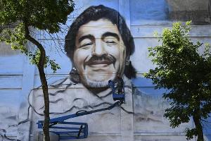 Riesiges Wandgemälde zu Ehren Maradonas in Buenos Aires