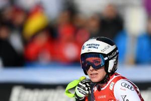 Schmidhofer nach Sturz mit Verdacht auf Kreuz- und Seitenbandriss
