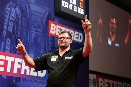 Darts-WM: Wade gelingt erster Neun-Darter seit fünf Jahren Darts-WM: Wade gelingt erster Neun-Darter seit fünf Jahren