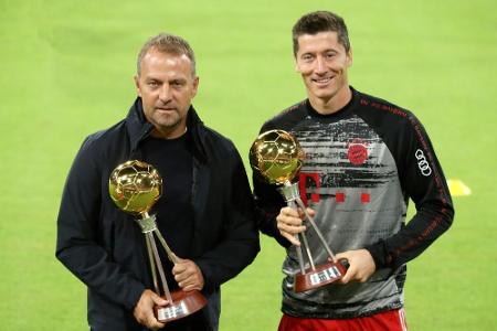 Lewandowski und Flick mit Globe Soccer Award ausgezeichnet