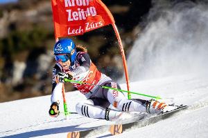 Riesenslalom: Vlhova führt - Shiffrin Dritte