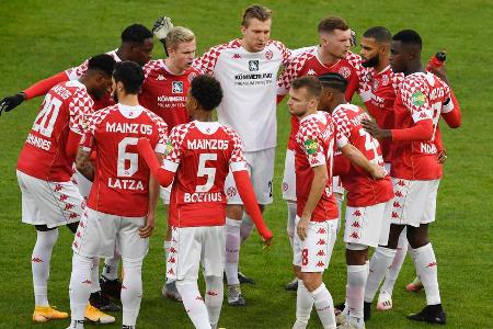 Nach der Posse um den zeitweise degradierten Ádám Szalai und dem daraus resultierenden Trainingsstreik musste Coach Achim Be...