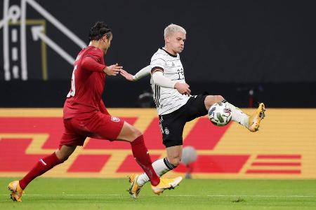 Stand auf der linken Seite immer sehr hoch und war so an vielen guten Offensivszenen beteiligt. Legte das 1:0 mit einer star...