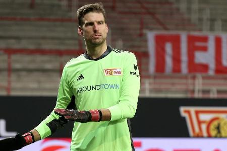 Wurde auf der Linie vor der Pause nur selten geprüft, hielt gegen Sancho aber einmal überragend (10.). War beim Gegentreffer...