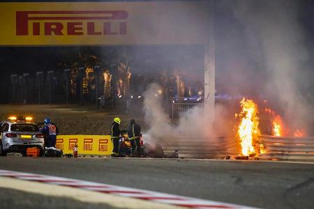 Romain Grosjean überlebte seinen schweren Unfall in Bahrain Ende November 2020 mit leichten Verletzungen, der Franzose spran...