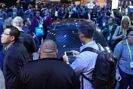 CES 2017, Mercedes S 600 Maybach Fitness