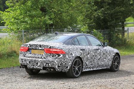 So verbaut Jaguar auch beim XE SVR seine Power-V8-Allzweckwaffe mit fünf Litern Hubraum und verpasst dem Modell eine Leistun...
