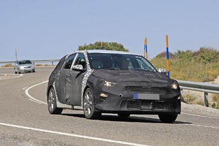 Kia arbeitet an der 3. Generation des Ceed. Auf dem Nürburgring dreht er seine Testrunden. Vorgestellt werden dürfte die ber...