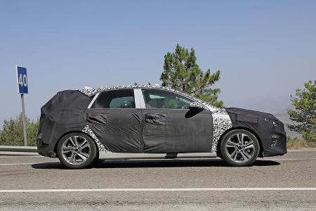Die Plattform liefert die Konzernmutter Hyundai. Der Ceed ist das Schwestermodell zum i30. Beim Design wird der neue Ceed de...