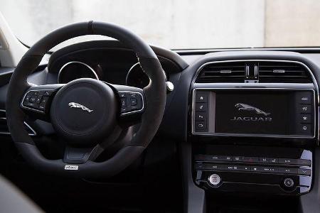 Arden Jaguar AJ 25 F-Pace