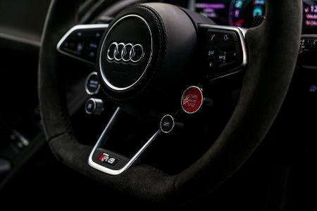 AUDI R8 V10 PLUS COUPE COMPETITION PACKAGE