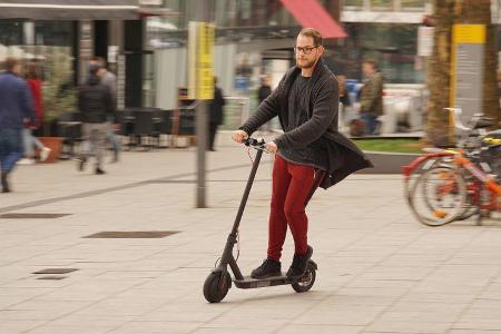 Xiaomi Mi M365 Elektro Scooter Tretroller Fahrbericht