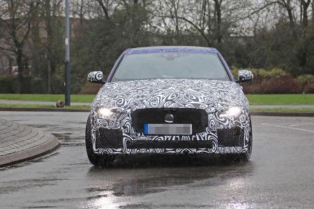 Erlkönig Jaguar XE