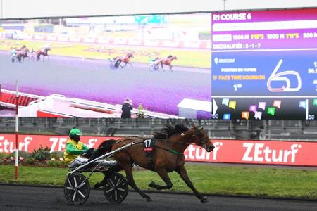 Trab: Face Time Bourbon wiederholt Vorjahressieg beim Prix d'Amerique Trab: Face Time Bourbon wiederholt Vorjahressieg beim Prix d'Amerique