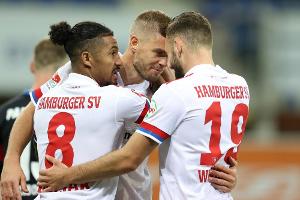 Sieg gegen Regensburg: HSV erobert Tabellenführung zurück