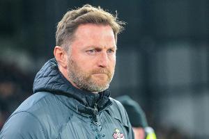 Hasenhüttl in Corona-Quarantäne - Rekordzahl neuer Fälle in der Premier League