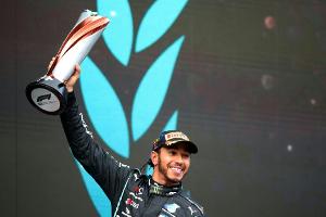 Ein Ritter ohne Vertrag: Hamilton und Mercedes lassen sich Zeit