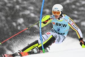Slalom in Flachau: Straßer in Lauerposition