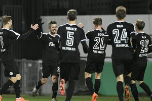 Kiel meldet sich zurück und erobert Relegationsrang