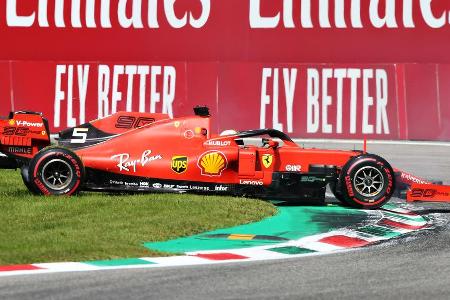 Ausgerechnet bei Ferraris Heimrennen in Italien patzt Vettel wieder schwer. In der Ascari-Kurve fährt er über einen Randstei...